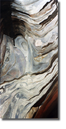 Echo Canyon 3 (2000)
76 x 152 cm
oil on canvas Echo Canyon 3 (2000)
76 x 152 cm
oil on canvas